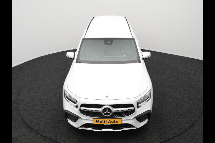 Mercedes-Benz Glb 180 AMG Line Automaat | Lederen Sportstoelen | Navigatie | 360 Camera | Apple Carplay | L.M. 19" | Stoelverwarming | DAB |