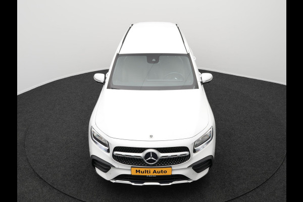 Mercedes-Benz Glb 180 AMG Line Automaat | Lederen Sportstoelen | Navigatie | 360 Camera | Apple Carplay | L.M. 19" | Stoelverwarming | DAB |