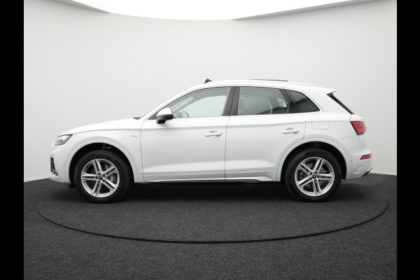 Audi Q5 55 TFSI e Quattro S-Line Plug in Hybrid PHEV | Panodak | Sportstoelen Memory | Adaptive Cruise | Trekhaak af Fabriek | Bang & Olufsen | Sound | Head Up | Apple Carplay | 360 Camera | Navigatie | Virtual | L.M. 19" |