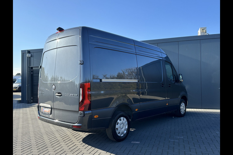 Mercedes-Benz Sprinter 319 CDI 9G-TRONIC / L2H2 / 3.5 TON TREKKEN / CAMERA / CRUISE / AIRCO / STOELVERWARMING / GEVEERDE STOEL