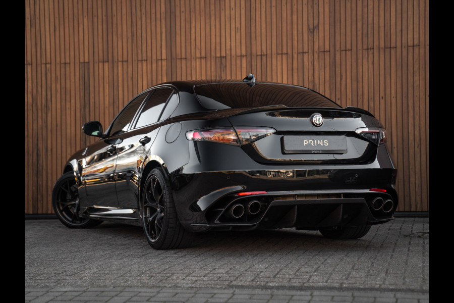 Alfa Romeo Giulia 2.9 V6 Quadrifoglio | Akrapovic | Veel carbon! | CarPlay | Adapt. cruise