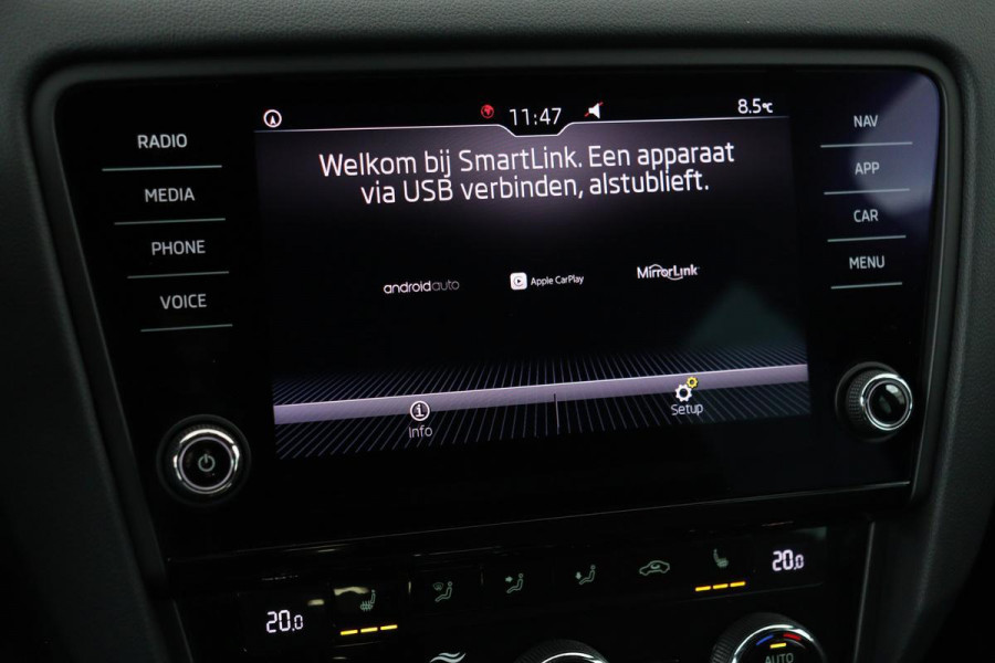 Škoda Octavia 1.5 TSI Sport | Trekhaak | Adaptive cruise | Stoelverwarming | Carplay | Sportstoelen | Navigatie | Virtual Cockpit | Climate control | PDC | Getint glas