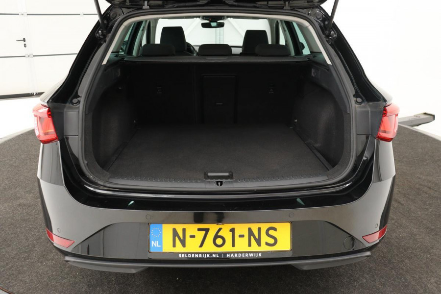 Seat Leon 1.5 TSI Style Intens | Panoramadak | Adaptive cruise | Carplay | Camera | Navigatie | Full LED | Park Assist | Virtual Cockpit