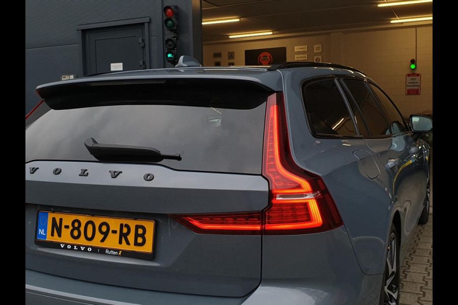 Volvo V60 2.0 T8 Recharge AWD R-Design - 1 JR GARANTIE / EXTRA SET / TREKHAAK / PANO / 360CAM / H-K / LEDER+MEMORY / VOORRUITVERW!