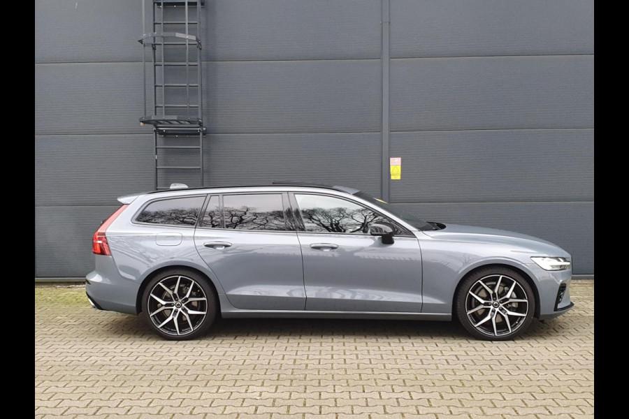 Volvo V60 2.0 T8 Recharge AWD R-Design - 1 JR GARANTIE / EXTRA SET / TREKHAAK / PANO / 360CAM / H-K / LEDER+MEMORY / VOORRUITVERW!