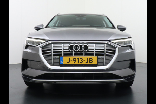 Audi e-tron e-tron 95kWh 408PK 55 Advanced Pro Line Plus Adaptive Cruise Control Quattro 95 kWh 104.000 Nieuw 20" Luchtvering Apple Android  Active-Lane-Assist Connected-Services Bordherkenning Comfort-Sleutel Akoestische zijruiten DAB WiFi Audi-Phone-box Deursluithulp Keyless PTC-Verwarming Bang&Olufsen Spoorwissel-Assist Trekhaak-voorbereid (1800kg) Automatische-NiveauRegeling Fase 3 laden