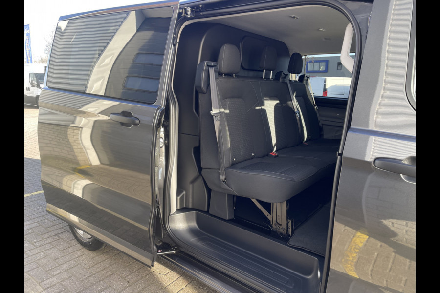 Ford Transit Custom 340 2.0 TDCI L2H1 Trend DC 6 persoons / NIEUW / bpm vrij / rijklaar € 40.950 ex btw / lease vanaf € 733 / direct leverbaar / airco / cruise / apple carplay / camera / magnetic grey metallic