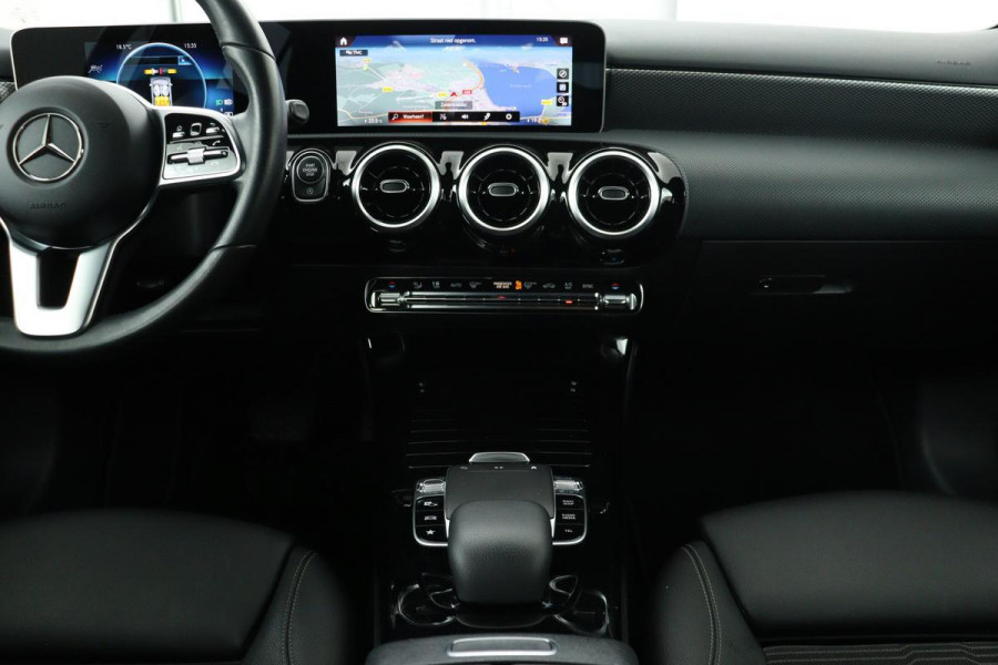 Mercedes-Benz A-Klasse 200 Advantage | Adaptive cruise | Stoelverwarming | Carplay | Full LED | Navigatie | Park Assist | Half leder