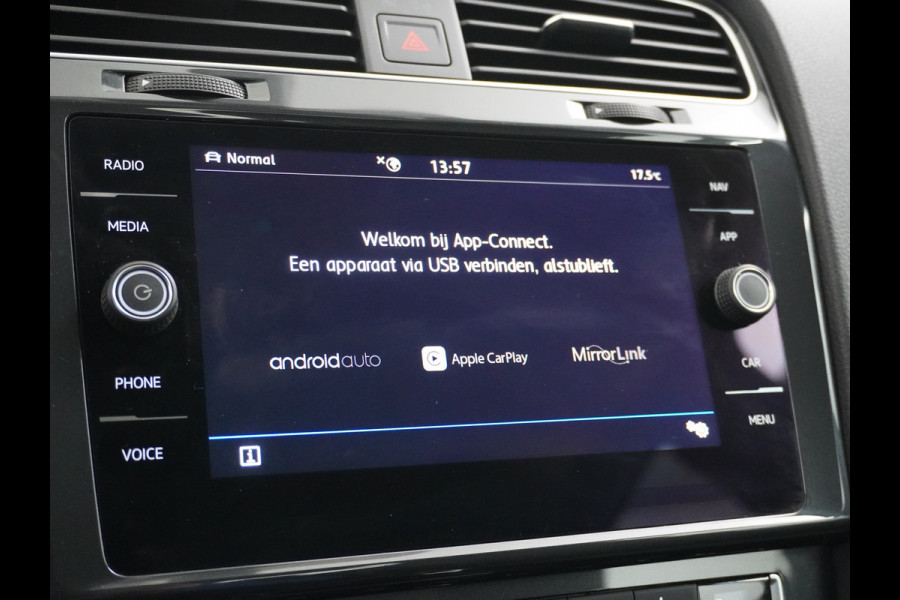 Volkswagen e-Golf AUT Adaptieve Cruise Warmtepomp App-Connect Apple Carplay Android Auto Climatronic Stoel+Ruitverwarming DAB+ Led Winterpakket  Licht/Regensensor Pdc App-Connect Lmv 17" E-DITION 136PK 290NM Koppel slechts 49.000km