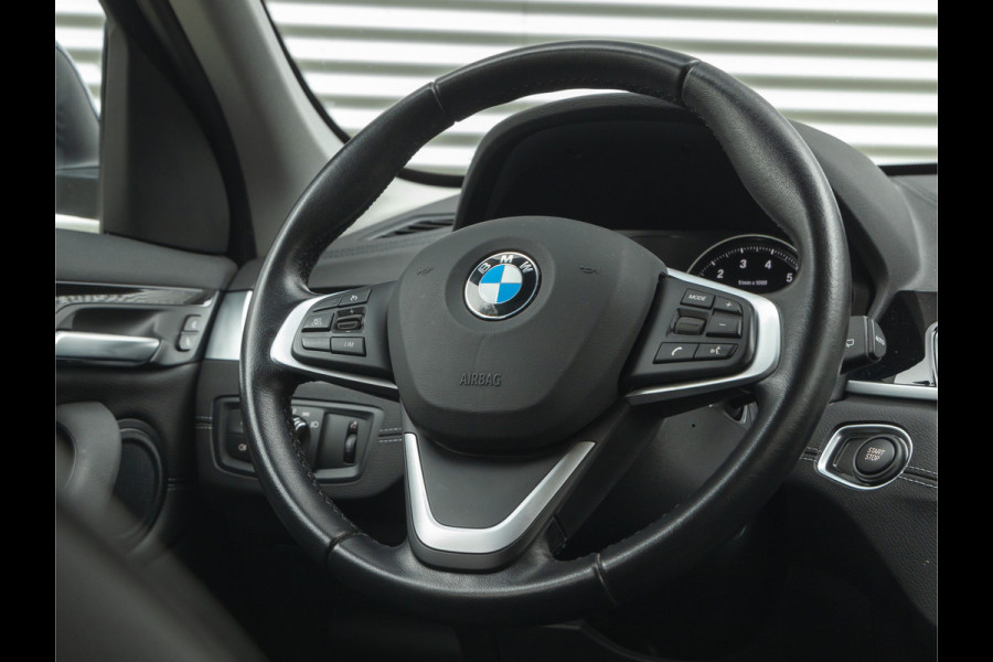 BMW X1 xDrive25e xLine - Trekhaak - Camera - Head-Up - Navi Plus