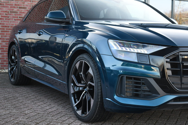 Audi Q8 55 TFSI e quattro S-Line S-zetels Pano 23inch Trekh B&O ACC Softclose