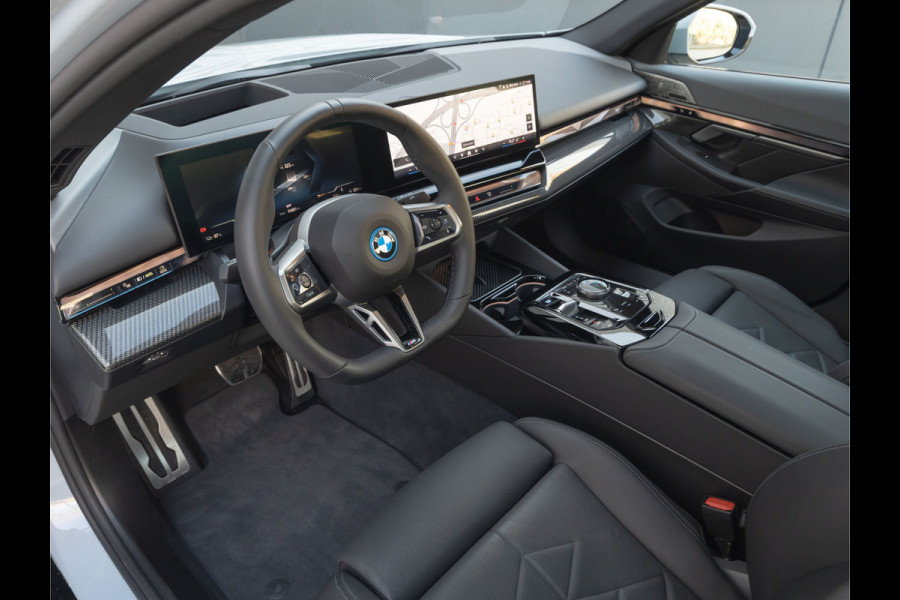 BMW i5 xDrive40 M-Sport Pro - Pano - Bowers & Wilkins - Driving Ass Prof - Active Steering