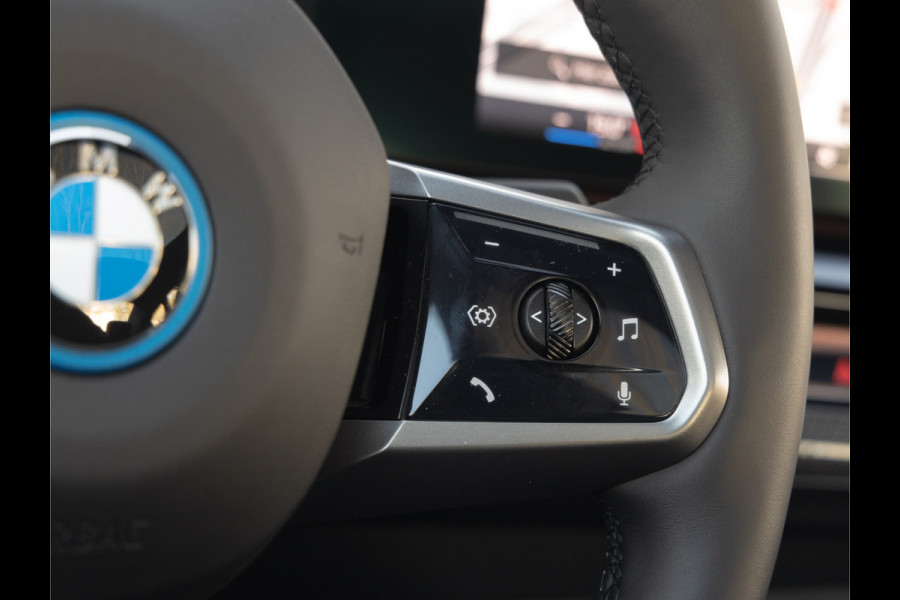 BMW i5 xDrive40 M-Sport Pro - Pano - Bowers & Wilkins - Driving Ass Prof - Active Steering