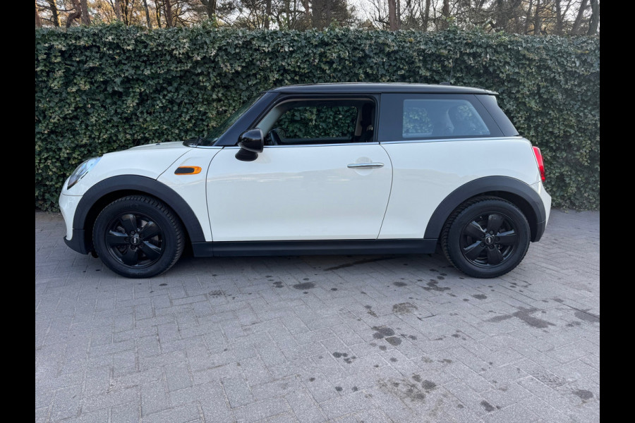 MINI One 1.2 102pk Cooper Business | Org NL | Navi | Airco | Zwarte wielen