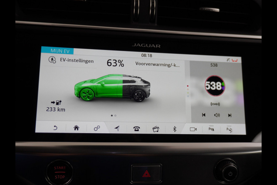 Jaguar I-PACE EV400 90kWh AUT. 400PK 696Nm AWD Leer+Verwarmd 20"lm Trekhaak Apple Carplay Android Navi Camera's LED Park-Assist PDC-a+v Keyles LED MultiMedia Bordherkenning koplampreiniging Lane-Assist App-Connect Voorwerwarming/koeling WiFi  DigiDash DAB 4WD Low Friction Launch Roll Stability Control Uitparkeer waarschuwing Vermoeidheids herkenning Orig NLse auto Accu-garantie 28-12-2027 / 160dkm Snelladen tot 104kw