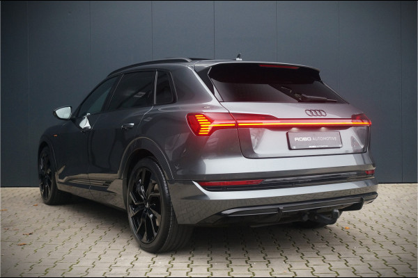 Audi e-tron e-tron 50 quattro S edition Black 71 kWh | S-Line | Panoramadak | Memory Seats | Trekhaak | Luchtvering | Adaptive Cruise Control | Camera | Keyless | Matrix LED | Leder | Stoelverwarming | NAP | BTW