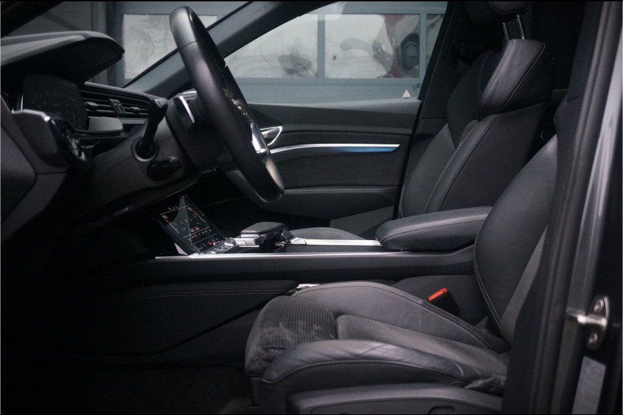 Audi e-tron e-tron 50 quattro S edition Black 71 kWh | S-Line | Panoramadak | Memory Seats | Trekhaak | Luchtvering | Adaptive Cruise Control | Camera | Keyless | Matrix LED | Leder | Stoelverwarming | NAP | BTW