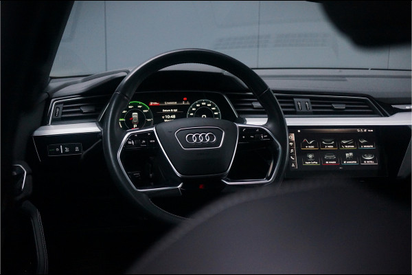 Audi e-tron e-tron 50 quattro S edition Black 71 kWh | S-Line | Panoramadak | Memory Seats | Trekhaak | Luchtvering | Adaptive Cruise Control | Camera | Keyless | Matrix LED | Leder | Stoelverwarming | NAP | BTW