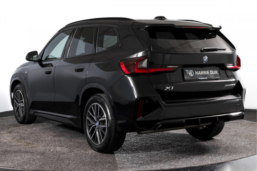 BMW X1 xDrive25e M-Sport | M Sportpakket | Premium Pack | Dig. Cockpit | Adapt. Cruise | PDC | Camera | NAV + App. Connect | ECC | Elek. Klep | LM 18" | 7492