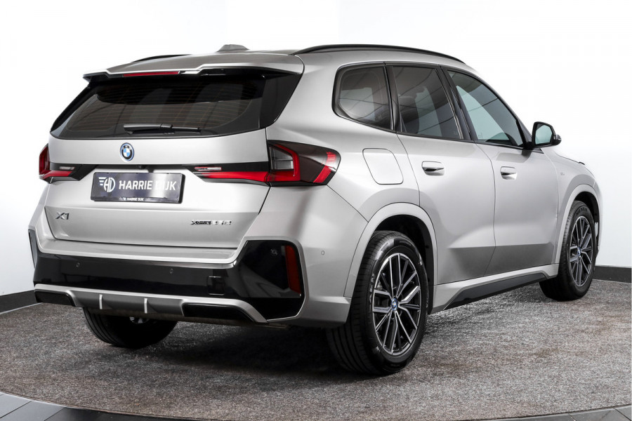 BMW X1 xDrive25e M-Sport | M Sportpakket | Premium Pack | Dig. Cockpit | Adapt. Cruise | PDC | Camera | NAV + App. Connect | ECC | Elek. Klep | LM 18" | 4425