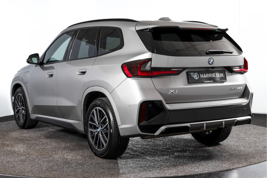 BMW X1 xDrive25e M-Sport | M Sportpakket | Premium Pack | Dig. Cockpit | Adapt. Cruise | PDC | Camera | NAV + App. Connect | ECC | Elek. Klep | LM 18" | 4425