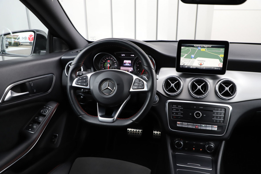 Mercedes-Benz CLA-Klasse 180 AMG | Aut7 | 136PK | Led | Clima | Stoelverw. | Apple-carplay | PDC | Keyles-start | Face-lift | 2018.