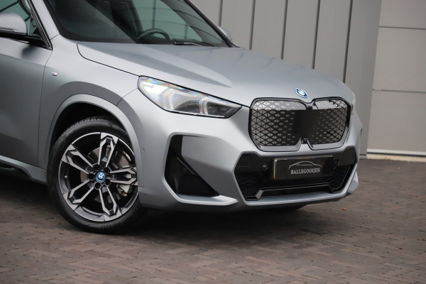 BMW iX1 xDrive30 Launch Edition | 313PK | Pano | Massage | Head-up | Keyles-go | Harman/kardon | Memory | Sfeerverlichting | Stoelverw.