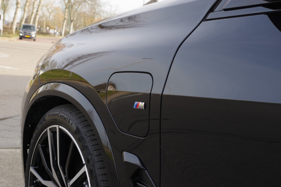 BMW X5 xDrive50e 490 PK M-Sport Pro PHEV, 4-Wielsturing, Panoramadak, Head-Up, Massage, Carbon Trim, Trekhaak, H/K Sound