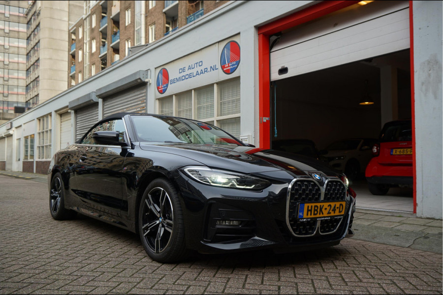 BMW 4 Serie Cabrio 420i High Executive 3x M-SPORT (Exterieur/ Interieur/ Onderstel) | BMW Garantie 12/2026 | Black on Black | Nieuwstaat | Keyless | Led | Apple | Memory | Virtual Cockpit | Sfeerverlichting