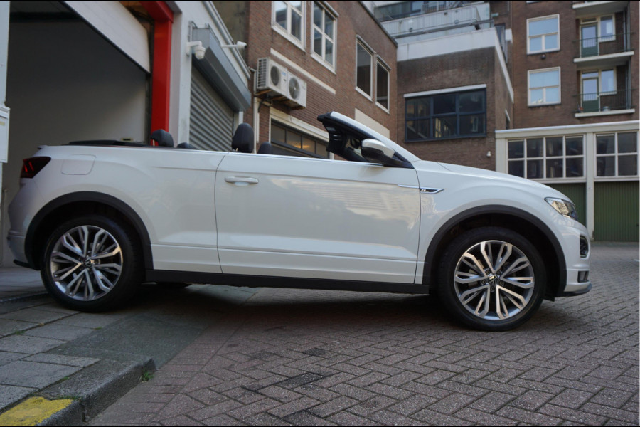 Volkswagen T-Roc Cabrio 1.5 TSI R-Line (3x) IQ-Drive Aut7 * BTW * Adaptive | Lane | Apple Carplay | Trekhaak | Keyless | Virtual Cockpit | Zeer Fraai