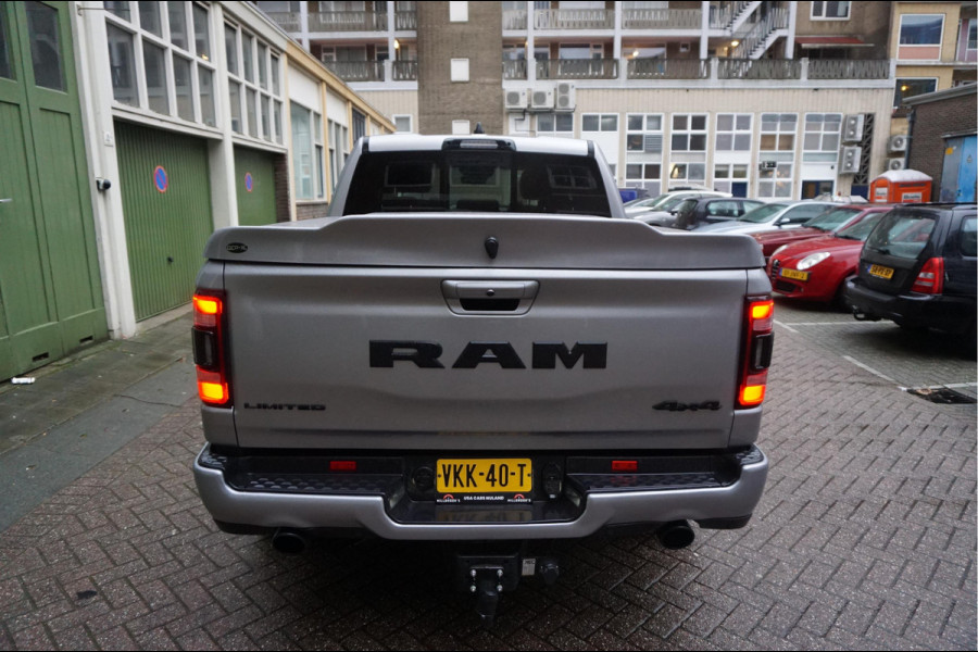 Dodge Ram 1500 5.7 V8 HEMI AWD AUT8 Limited Night Edition * Luchtvering * Panoramadak * Harman Kardon * Groot Navi * Head Up Display * GPS Volgsysteem * 4x stoelverwarming -ventilatie *