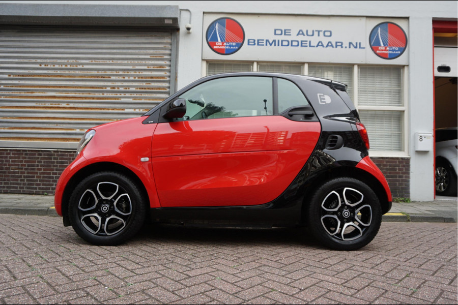 Smart Fortwo EQ prime 18 kWh | Leer | Navi | Verwarmd stuurwiel | Stoelverwarming | Cruise control | LED pakket | 15inch sportvelgen | Touchscreen Full Map Navigatie | BlueTooth interface | Mirrorlink/ Android Auto | Achteruitrijcamera | Parkeersensoren |