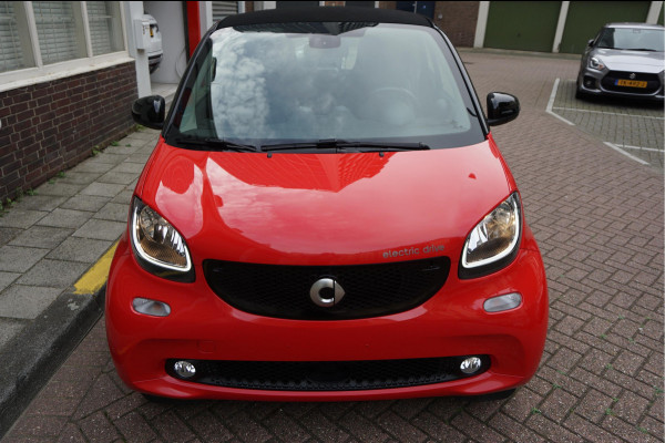 Smart Fortwo EQ prime 18 kWh | Leer | Navi | Verwarmd stuurwiel | Stoelverwarming | Cruise control | LED pakket | 15inch sportvelgen | Touchscreen Full Map Navigatie | BlueTooth interface | Mirrorlink/ Android Auto | Achteruitrijcamera | Parkeersensoren |