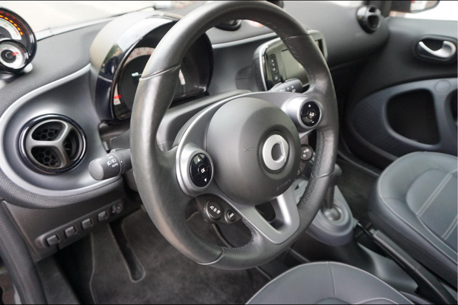 Smart Fortwo EQ prime 18 kWh | Leer | Navi | Verwarmd stuurwiel | Stoelverwarming | Cruise control | LED pakket | 15inch sportvelgen | Touchscreen Full Map Navigatie | BlueTooth interface | Mirrorlink/ Android Auto | Achteruitrijcamera | Parkeersensoren |