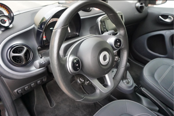 Smart Fortwo EQ prime 18 kWh | Leer | Navi | Verwarmd stuurwiel | Stoelverwarming | Cruise control | LED pakket | 15inch sportvelgen | Touchscreen Full Map Navigatie | BlueTooth interface | Mirrorlink/ Android Auto | Achteruitrijcamera | Parkeersensoren |