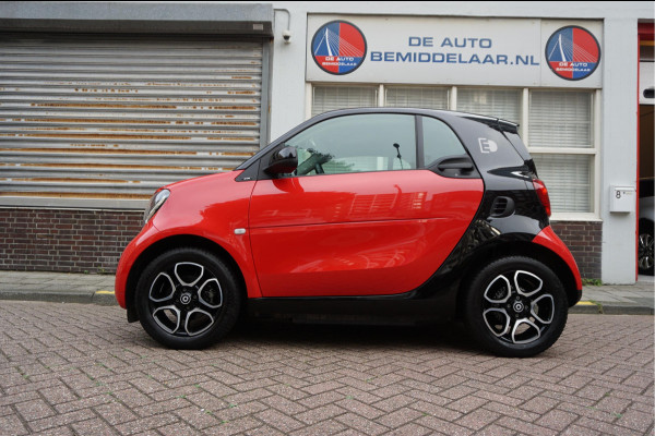 Smart Fortwo EQ prime 18 kWh | Leer | Navi | Verwarmd stuurwiel | Stoelverwarming | Cruise control | LED pakket | 15inch sportvelgen | Touchscreen Full Map Navigatie | BlueTooth interface | Mirrorlink/ Android Auto | Achteruitrijcamera | Parkeersensoren |