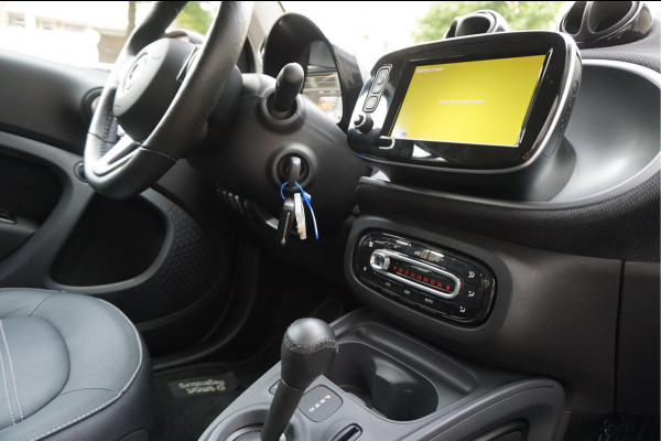 Smart Fortwo electric drive prime | LEER | NAVI | Verwarmd stuurwiel | Stoelverwarming |  Stoelverwarming | Cruise control | LED pakket | 15inch sportvelgen | Touchscreen Full Map Navigatie | BlueTooth interface | Mirrorlink/ Android Auto | Achteruitrijcamera | Parkeersensoren