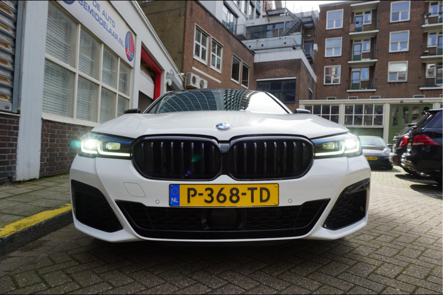 BMW 5 Serie 520i Business Edition Plus M-SPORT * LASER LEER ADAPTIVE Pack Memory Trekhaak NL Auto Dealer onderhouden