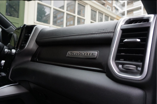 Dodge Ram 1500 5.7 V8 4x4 Crew Cab Laramie Sport | PANO | LPG Grote NAVI | Apple Carplay | 4x stoel- en stuurverwarming | Stoelventilatie | Bypass klep | 22inch | LED pakket