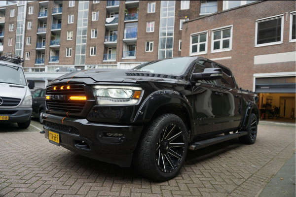 Dodge Ram 1500 5.7 V8 4x4 Crew Cab Laramie Sport | PANO | LPG Grote NAVI | Apple Carplay | 4x stoel- en stuurverwarming | Stoelventilatie | Bypass klep | 22inch | LED pakket
