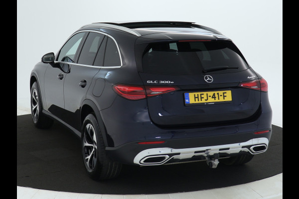 Mercedes-Benz GLC 300 e 4MATIC Plug-In Hybride | Trekhaak | Panorama Schuif-Kanteldak | 360° camera | Distronic | Memoryseats | Inclusief 24 maanden MB Certified garantie voor Europa.