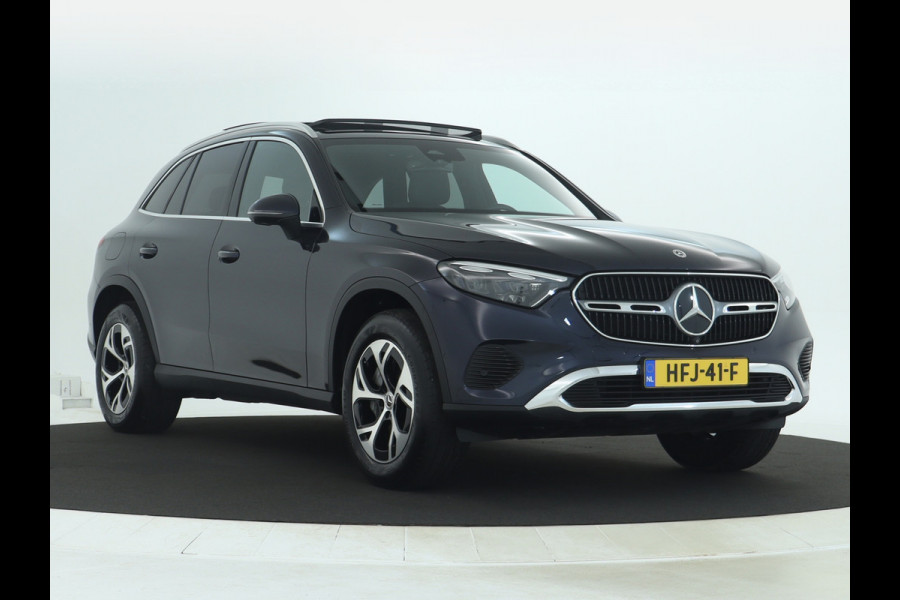 Mercedes-Benz GLC 300 e 4MATIC Plug-In Hybride | Trekhaak | Panorama Schuif-Kanteldak | 360° camera | Distronic | Memoryseats | Inclusief 24 maanden MB Certified garantie voor Europa.