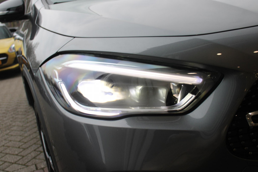 Mercedes-Benz GLA 250 e BUSINESS SOLUTION AMG LIMITED | SFEER VERLICHTING | PANORAMISCH SCHUIF/KANTEL DAK | MULTI BEAM LED KOPLAMPEN | APPLE CARPLAY/ANDROID AUTO | 360˚ CAMERA | DODEHOEK DETECTIE | ELEKTRISCH BEDIENBARE VOORSTOELEN MET GEHEUGENFUNCTIE | NIGHT PAKKET | 19" LICHTMETALEN VELGEN | STOEL VERWARMING |