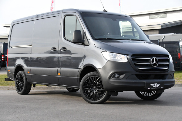 Mercedes-Benz Sprinter 316 2.2 CDI L2H1 PB Edition Adaptieve Cruise, 3500KG Trekhaak, Carplay, 164PK, Automaat, Multimedia, Dodehoek, Mbux, UNIEK!