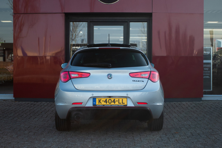 Alfa Romeo Giulietta 1.4 Turbo Sport | Panoramadak | Camera | 18" Velgen