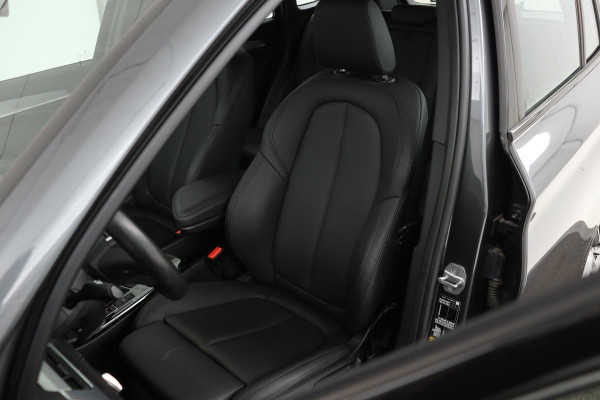 BMW X1 xDrive25e M Sport | Leder | Stoelverwarming | Full LED | Sportstoelen | Navigatie | PDC | Climate control | Cruise control