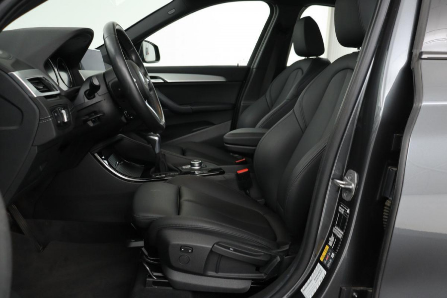 BMW X1 xDrive25e M Sport | Leder | Stoelverwarming | Full LED | Sportstoelen | Navigatie | PDC | Climate control | Cruise control