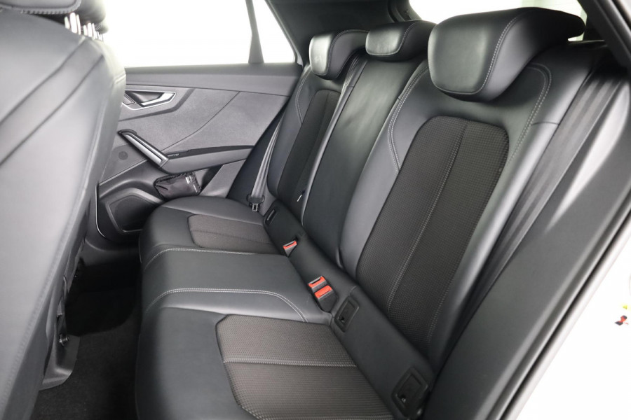 Audi Q2 35 TFSI S Edition 150 pk S-tronic | Verlengde garantie | Navigatie | Panoramadak | Parkeersensoren achter | Adaptieve cruise control | Stoelverwarming | S-line |