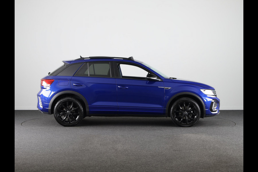 Volkswagen T-Roc 1.5 TSI R-Line 150PK Automaat (DSG) | Panorama dak | Topsport stoelen | Navigatie | Black Style | Comfort pakket |