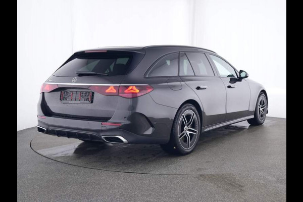 Mercedes-Benz E-Klasse Estate 300 e AMG Plug-In Hybride | Trekhaak | MBUX Superscreen | AMG Styling | Night Pakket | Keyless-Go | Distronic | Selfie Camera | Inclusief 24 maanden MB Certified garantie voor Europa.